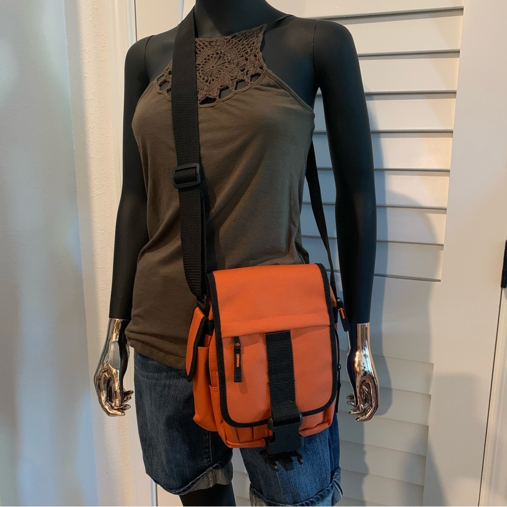 GH Bass & Co. Orange Crossbody Bag - Picture 2 of 11
